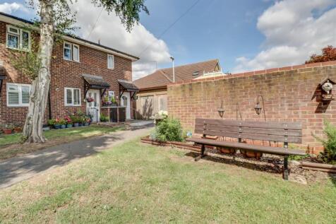 29 PINE CLOSE-10.jpg