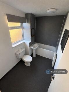 Upstairs Bathroom 