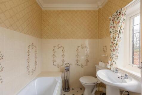 Highcliffe Manor Bedroom 6-2.jpg