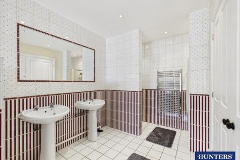 Master Bedroom &amp; Open En-Suite