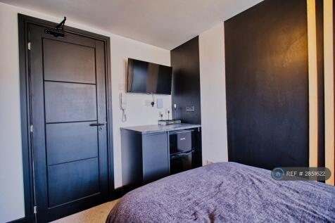 Ensuite Room 11