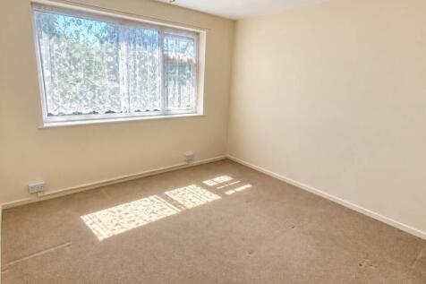 Birchen Grove, Luton photo 4