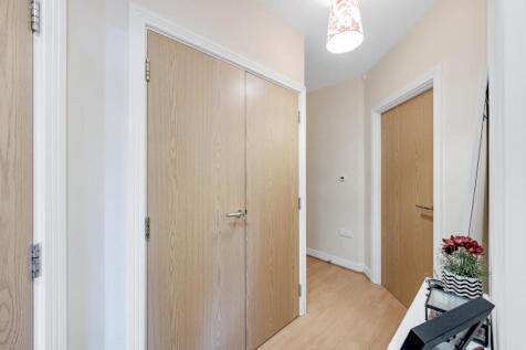 8 Broomcroft Court-11.jpg