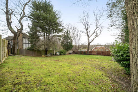 1401552-4-696f573...