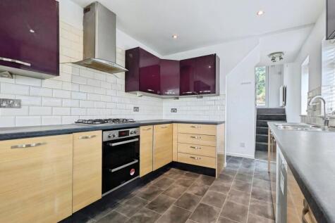Denhill Drive, Springhead, Saddleworth, OL4 photo 5