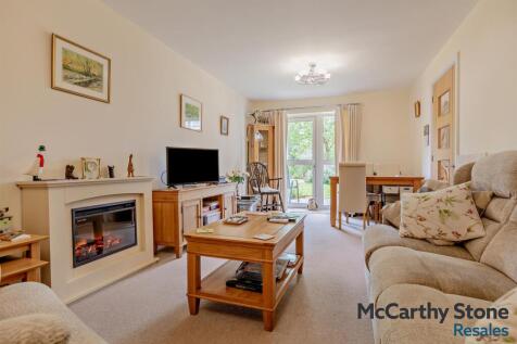 Living Room: