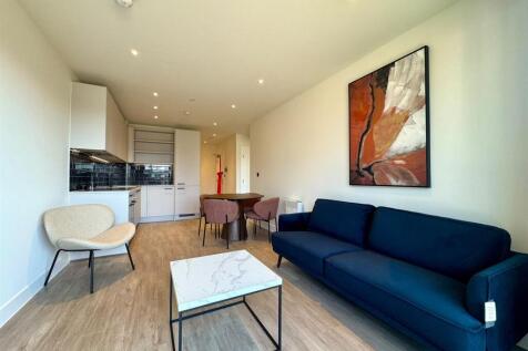 Lounge pic 3.jpeg