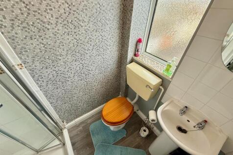 Bed 6 En-Suite Shower Room