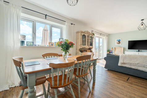 Kitchen / Dining ...