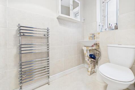 CAM03729G0-PR0110-STILL042