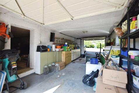 Garage &amp; Celler