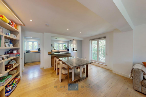 Epping New Road, Buckhurst Hill photo 4