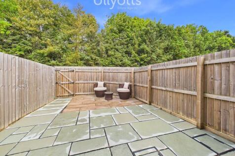 Patio-style garde...