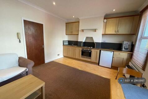 Livingroom/ Kitchen