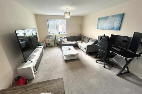 1-bed flat on Horninglow Road North, Burton upon Trent, DE13, £650/mo