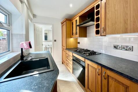 Barony Road, Nantwich, Cheshire, CW5 photo 3
