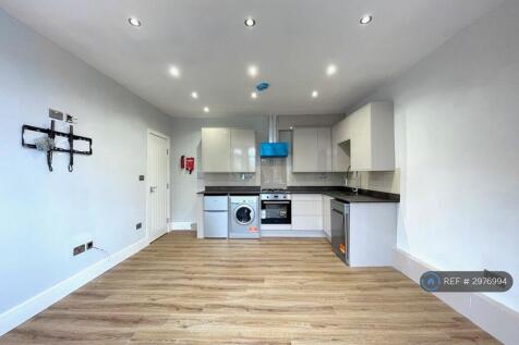 Large 2 Bedroom Flat 