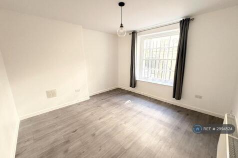 Living Room / Bedroom
