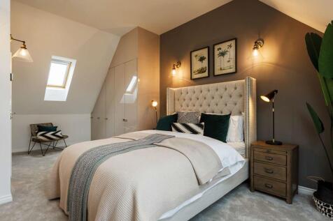 Main bedroom with en suite