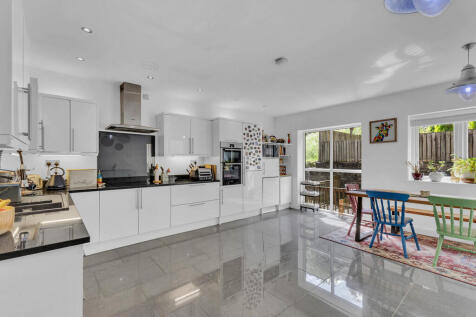 Kitchen/Dining Ro...