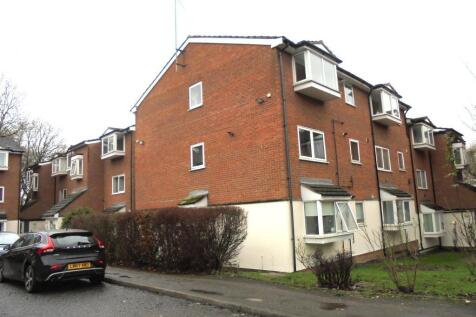 Romford, RM3 - property photo