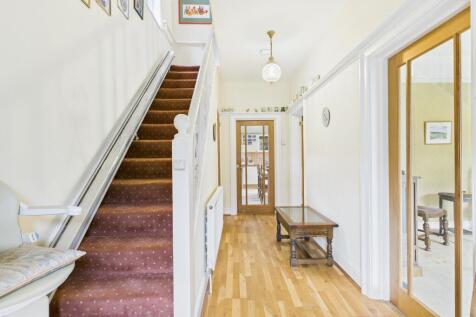 CAM04201G0-PR0075-STILL003