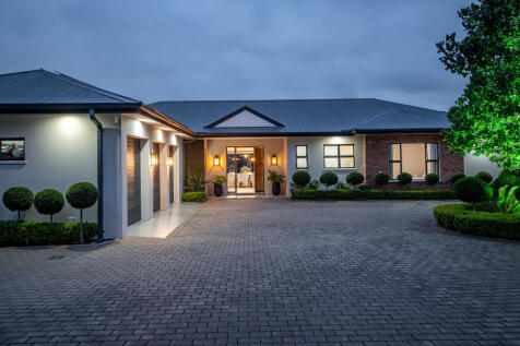 Bespoke masterpiece in Winston Park.