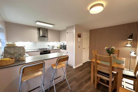 Open-Plan Dining Kitchen 149