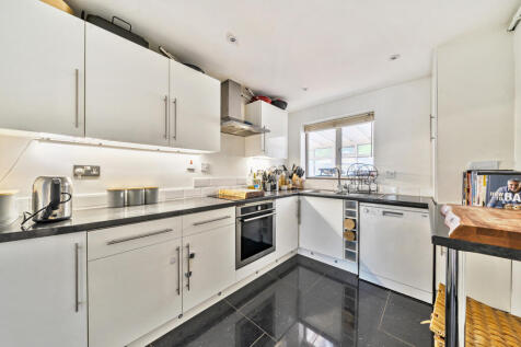 1314772-18-68656c...