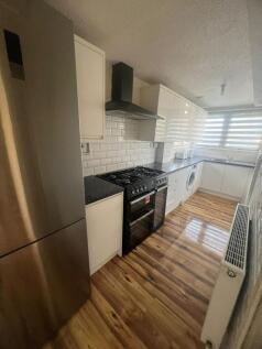 Martindale Close photo 5