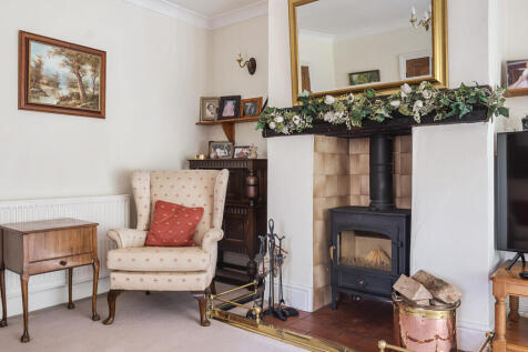 1340384-8-689db17...