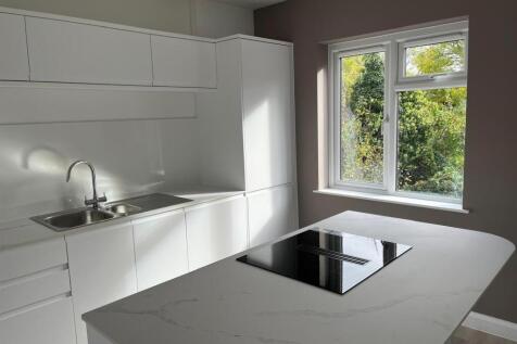 Norfolk Road, Colliers Wood photo 4