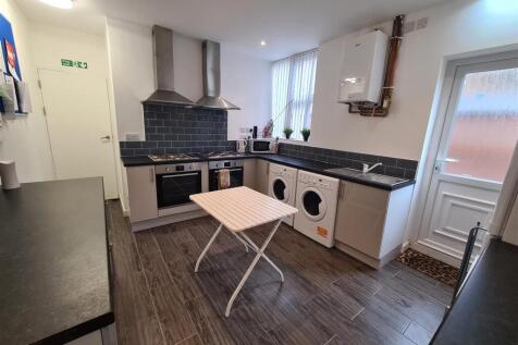 Murray Road 13 - Kitchen.JPG