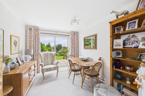 CAM02909G0-PR0498-STILL010