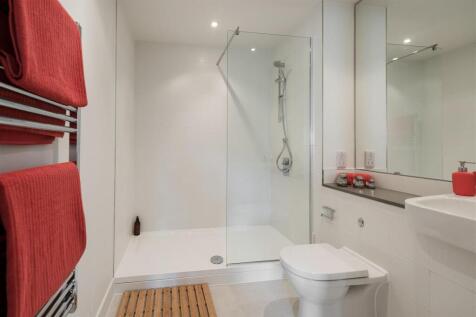 ensuite red.jpg