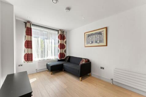 Hare Lane, Claygate, KT10 photo 4