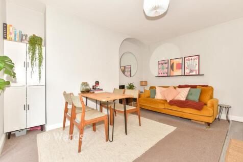 Lounge/ Kitchen