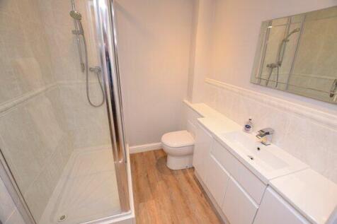 en-suite shower room