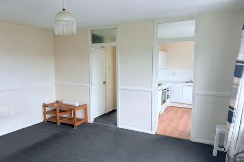 Dryden Close, Ilford, Essex, IG6 photo 3