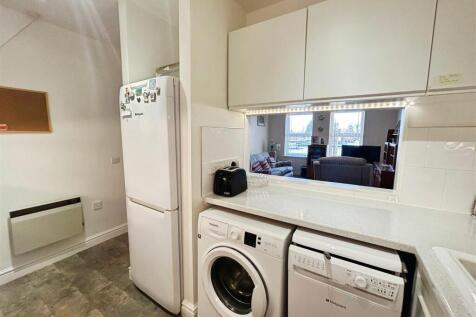 7785e864-D-4138-9D29-5E6CE28D95B5-8493-000005876C7