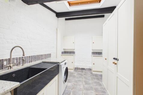 cam03830g0pr0276still009