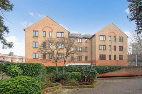 Windsor Court, Carra