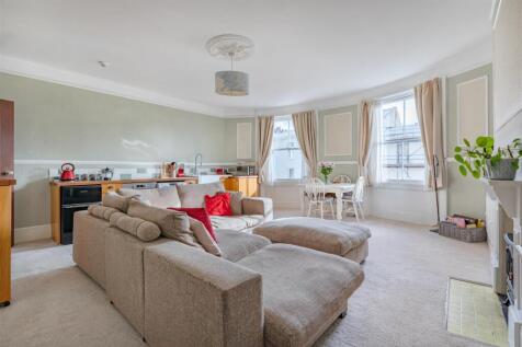 Living Room/Kitchen
