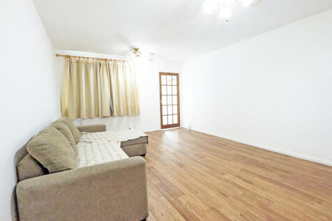 Scoter Close, Woodford Green, Essex, IG8 photo 4
