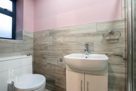 30 Carsington Crescent (21).jpg