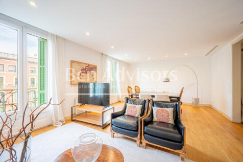 Exclusive-renovated-property-in-a-Modernist-bui...