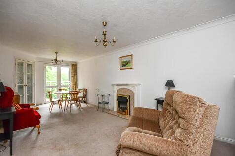 Flat 12 Lavington Court-6.jpg