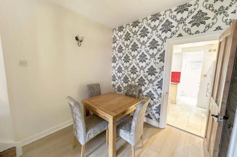 Newtown Road, Denham, Uxbridge, Buckinghamshire, UB9 photo 4