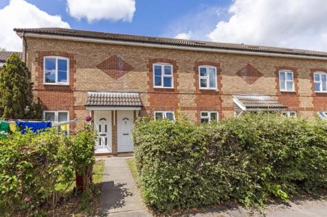 Slough, SL3 - property photo