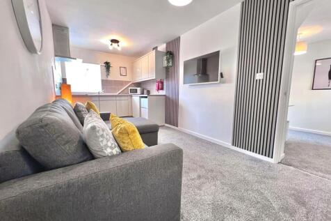 Stunning Newly Refurbished 2-Bed Student Apartmen